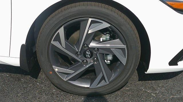 2026 Hyundai ELANTRA Limited IVT