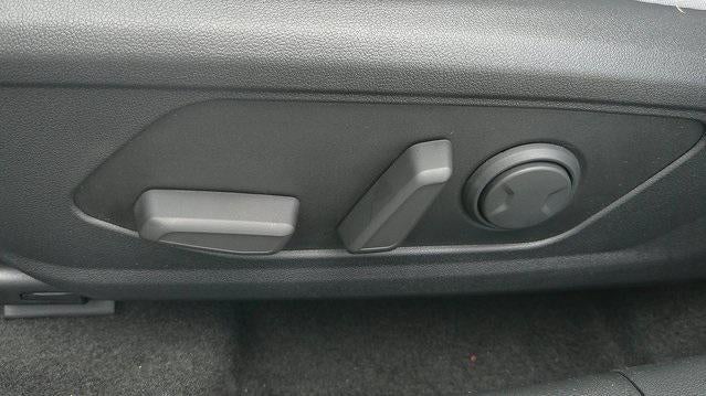 2026 Hyundai ELANTRA Limited IVT