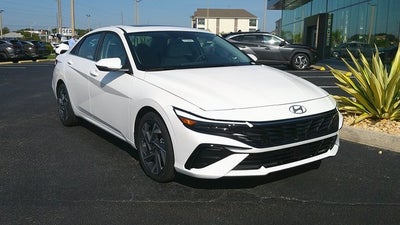 2025 Hyundai ELANTRA Limited IVT