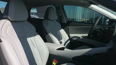2025 Hyundai ELANTRA Limited IVT