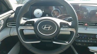 2025 Hyundai ELANTRA Limited IVT