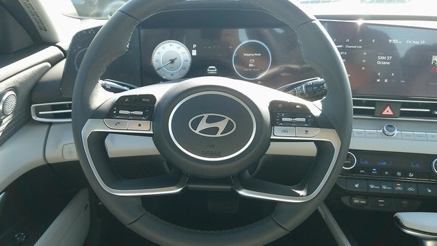 2025 Hyundai ELANTRA Limited IVT