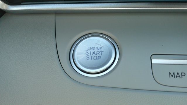 2025 Hyundai ELANTRA Limited IVT