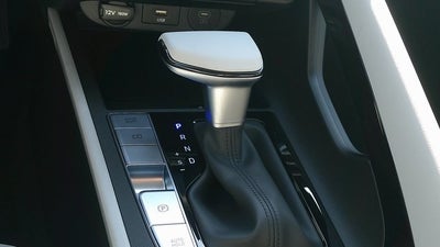 2025 Hyundai ELANTRA Limited IVT