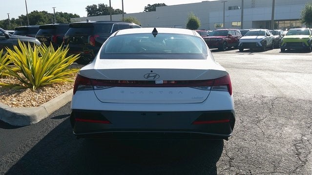 2025 Hyundai ELANTRA Limited IVT