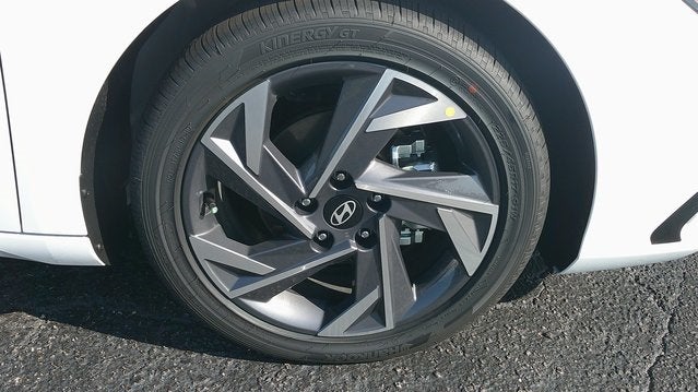 2025 Hyundai ELANTRA Limited IVT