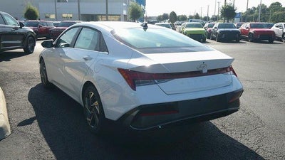 2025 Hyundai ELANTRA Limited IVT