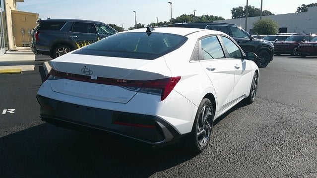 2025 Hyundai ELANTRA Limited IVT