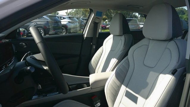 2025 Hyundai ELANTRA Limited IVT