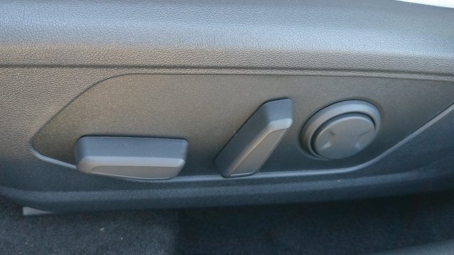 2025 Hyundai ELANTRA Limited IVT