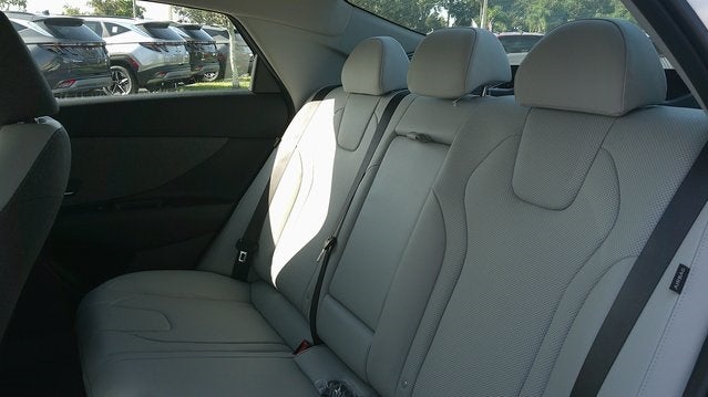 2025 Hyundai ELANTRA Limited IVT