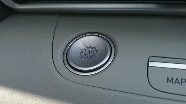 2026 Hyundai ELANTRA Limited IVT