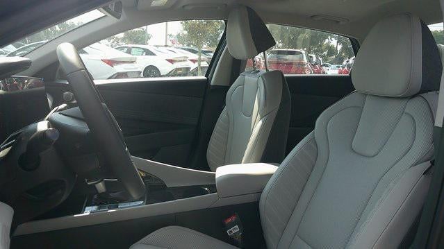 2026 Hyundai ELANTRA Limited IVT