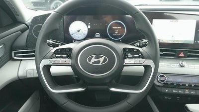 2025 Hyundai ELANTRA Limited IVT