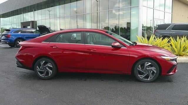 2025 Hyundai ELANTRA Limited IVT