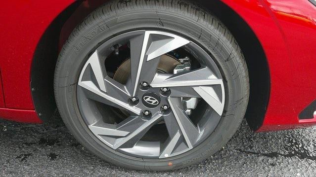 2025 Hyundai ELANTRA Limited IVT