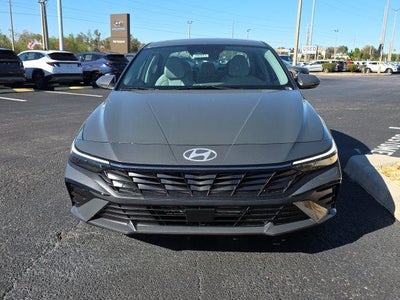 2026 Hyundai ELANTRA Limited IVT