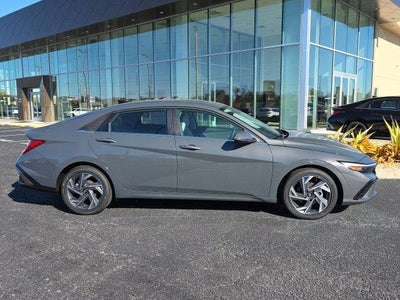 2026 Hyundai ELANTRA Limited IVT