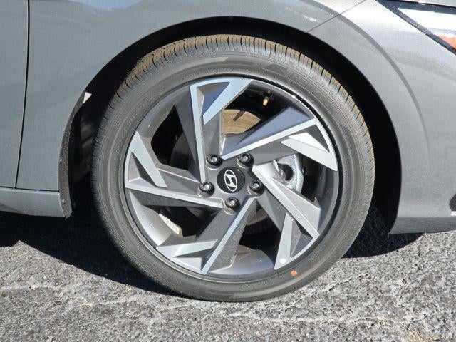2026 Hyundai ELANTRA Limited IVT