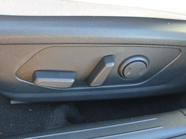 2026 Hyundai ELANTRA Limited IVT