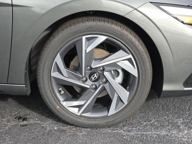 2026 Hyundai ELANTRA Limited IVT