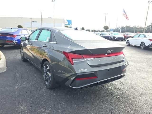 2026 Hyundai ELANTRA Limited IVT