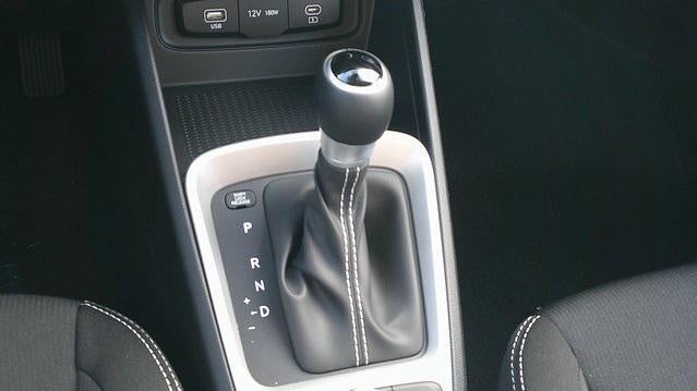 2025 Hyundai VENUE SEL IVT