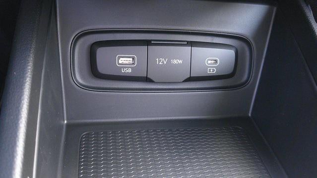 2025 Hyundai VENUE SEL IVT