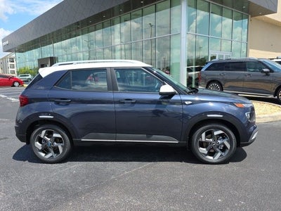 2026 Hyundai VENUE SEL W/Two-Tone Roof