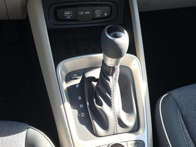 2026 Hyundai VENUE SEL FWD W/Two-Tone Roof