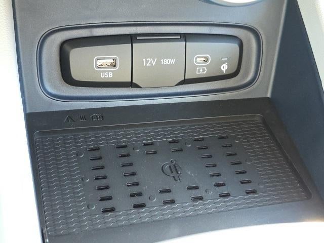 2026 Hyundai VENUE SEL FWD W/Two-Tone Roof