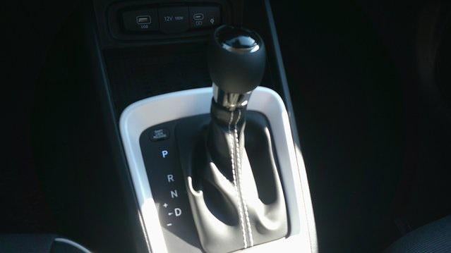 2026 Hyundai VENUE SEL FWD W/Two-Tone Roof