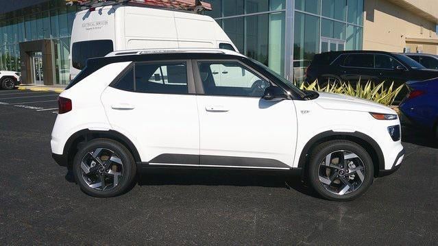 2026 Hyundai VENUE SEL FWD W/Two-Tone Roof