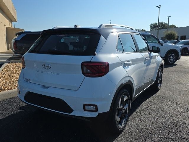 2026 Hyundai VENUE SEL W/Two-Tone Roof