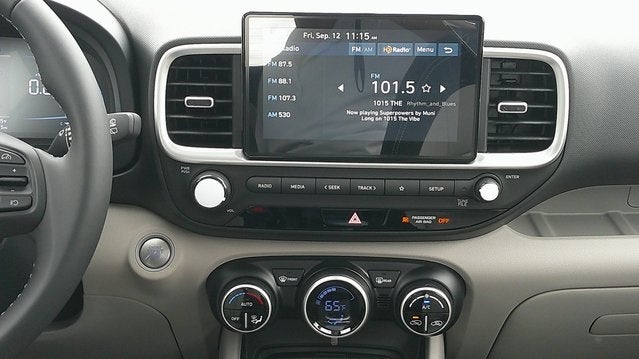 2025 Hyundai VENUE SEL IVT