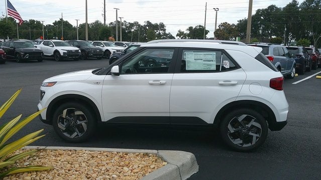 2025 Hyundai VENUE SEL IVT