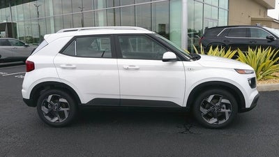 2025 Hyundai VENUE SEL IVT