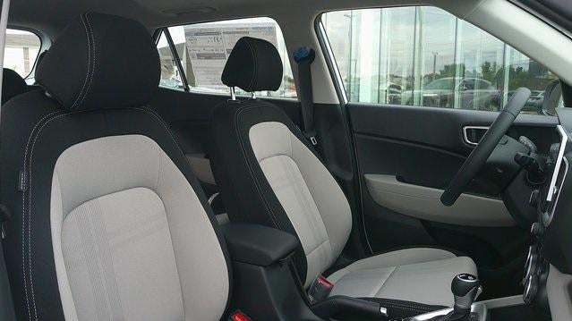 2025 Hyundai VENUE SEL IVT