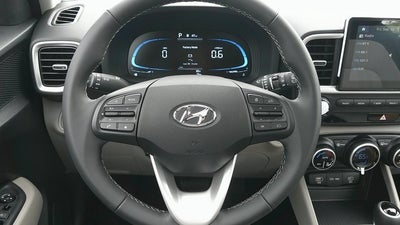 2025 Hyundai VENUE SEL IVT