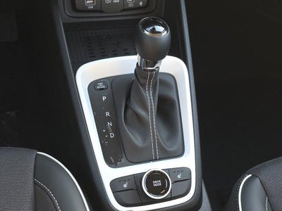 2026 Hyundai VENUE SEL FWD W/Two-Tone Roof