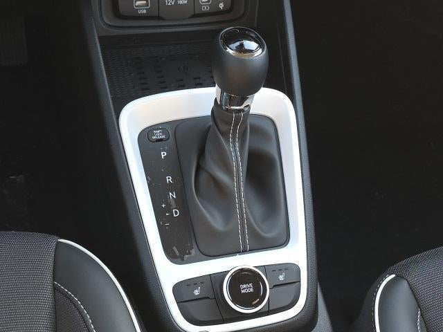 2026 Hyundai VENUE SEL FWD W/Two-Tone Roof