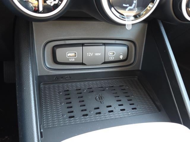 2026 Hyundai VENUE SEL FWD W/Two-Tone Roof