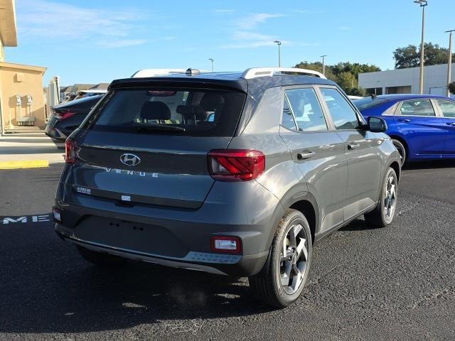 2026 Hyundai VENUE SEL FWD W/Two-Tone Roof