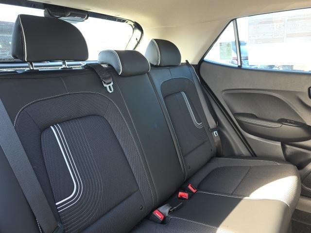 2026 Hyundai VENUE SEL FWD W/Two-Tone Roof