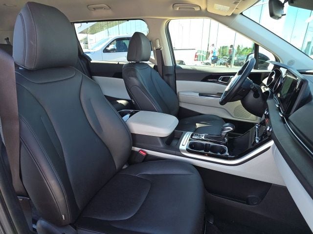 2023 Kia Carnival EX
