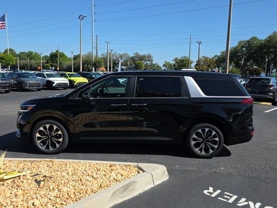 2023 Kia Carnival EX