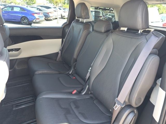 2023 Kia Carnival EX